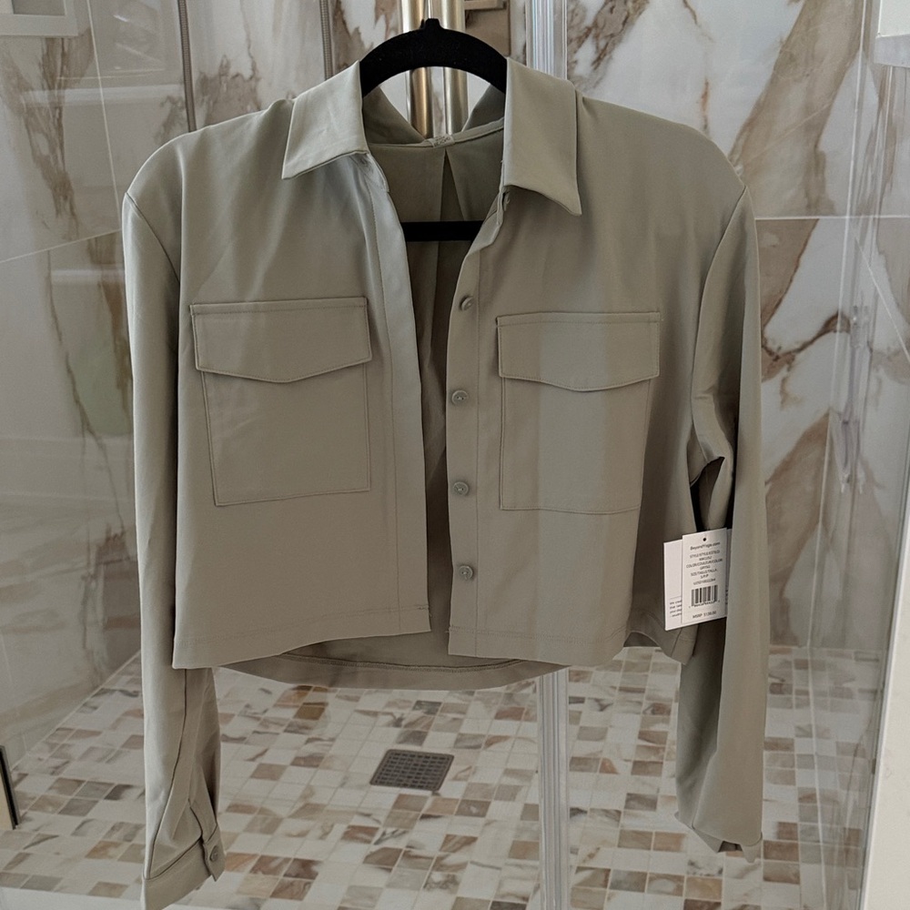 Beyond Yoga Cropped Button-Front Jacket in Sage